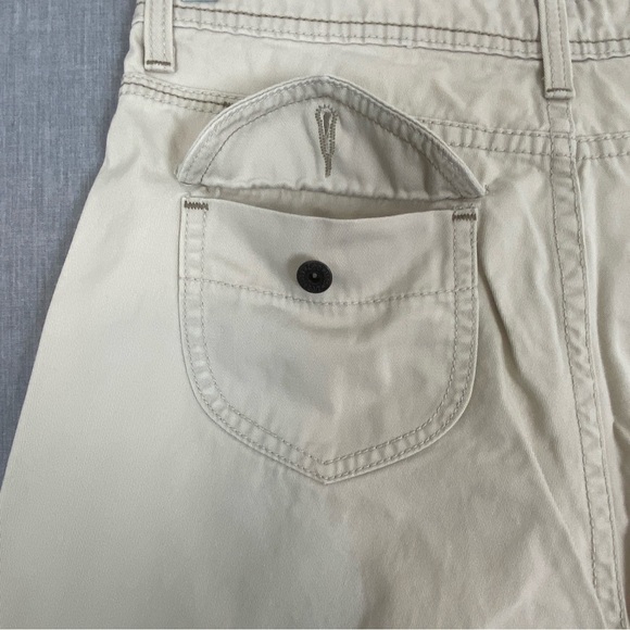 Lee Lower on the Waist Shorts Sz Large 100% Cotton Cream Walking / Golf Length - Picture 3 of 12